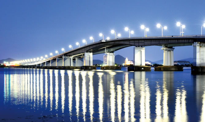 琵琶湖大橋